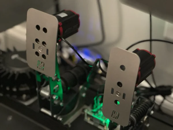 Adaptadores de Haptics Simagic para Pedales heusinkveld